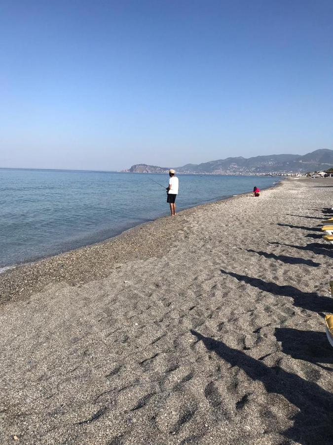 Empire Residence Alanya/Mahmutlar 50m от моря Dış mekan fotoğraf